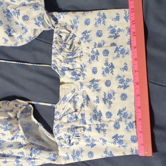 Goodnight Macaroon Floral White And Blue Long Sleeve Crop Top Size Small - Picture 10 of 14
